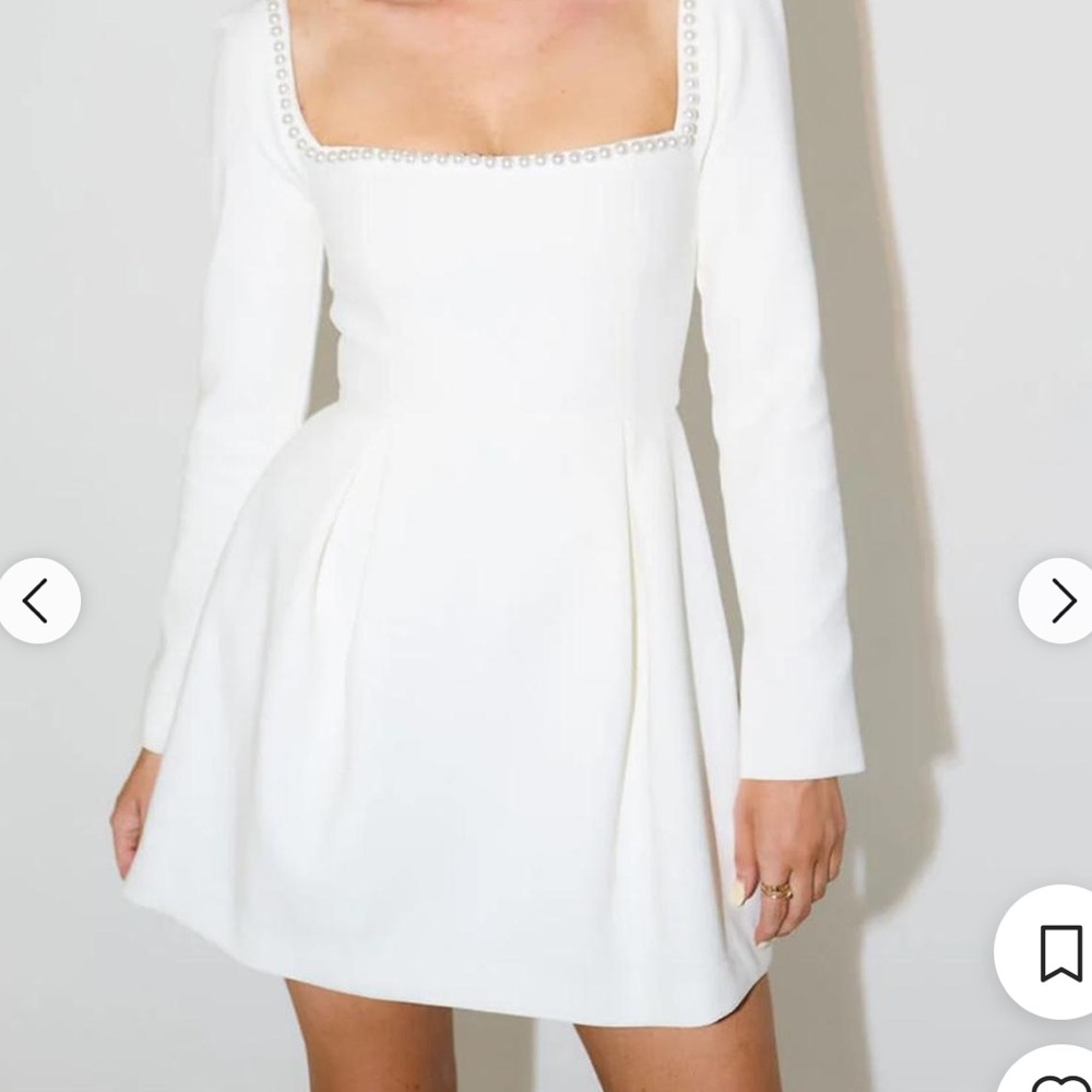 Odd muse NWT white dress with beautiful pearl neckline detail size XL